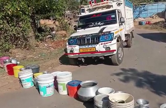 Massive Water Crisis in Gandachera: Road Blockades organized in 2 separate areas Massive Water Crisis in Gandachera: Road Blockades organized in 2 separate areas